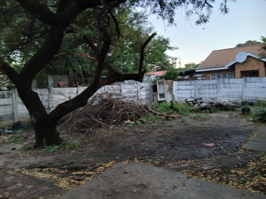 2 Bedroom Property for Sale in Oos Einde North West